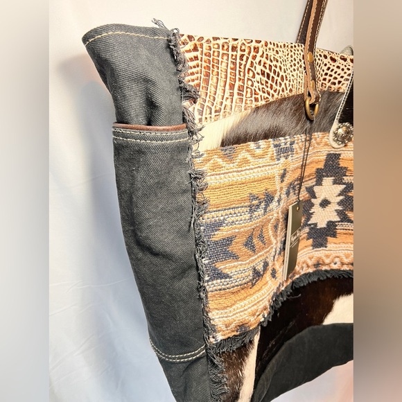 Myra Bag -Nolan Weekender Bag - Picture 7 of 7